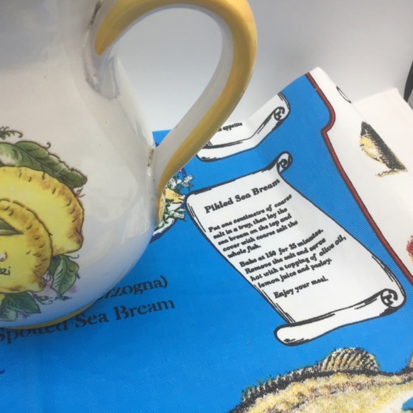 Italy Capri Water/Wine Jug With Lemons Design & Kitchen Towel w local fish - Picture 4 of 11